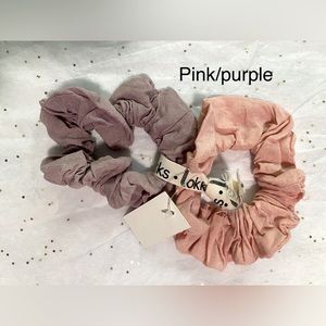 🎀 4/$25 Scrunchie 2 pack